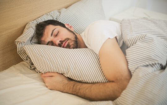 De voordelen van samen slapen